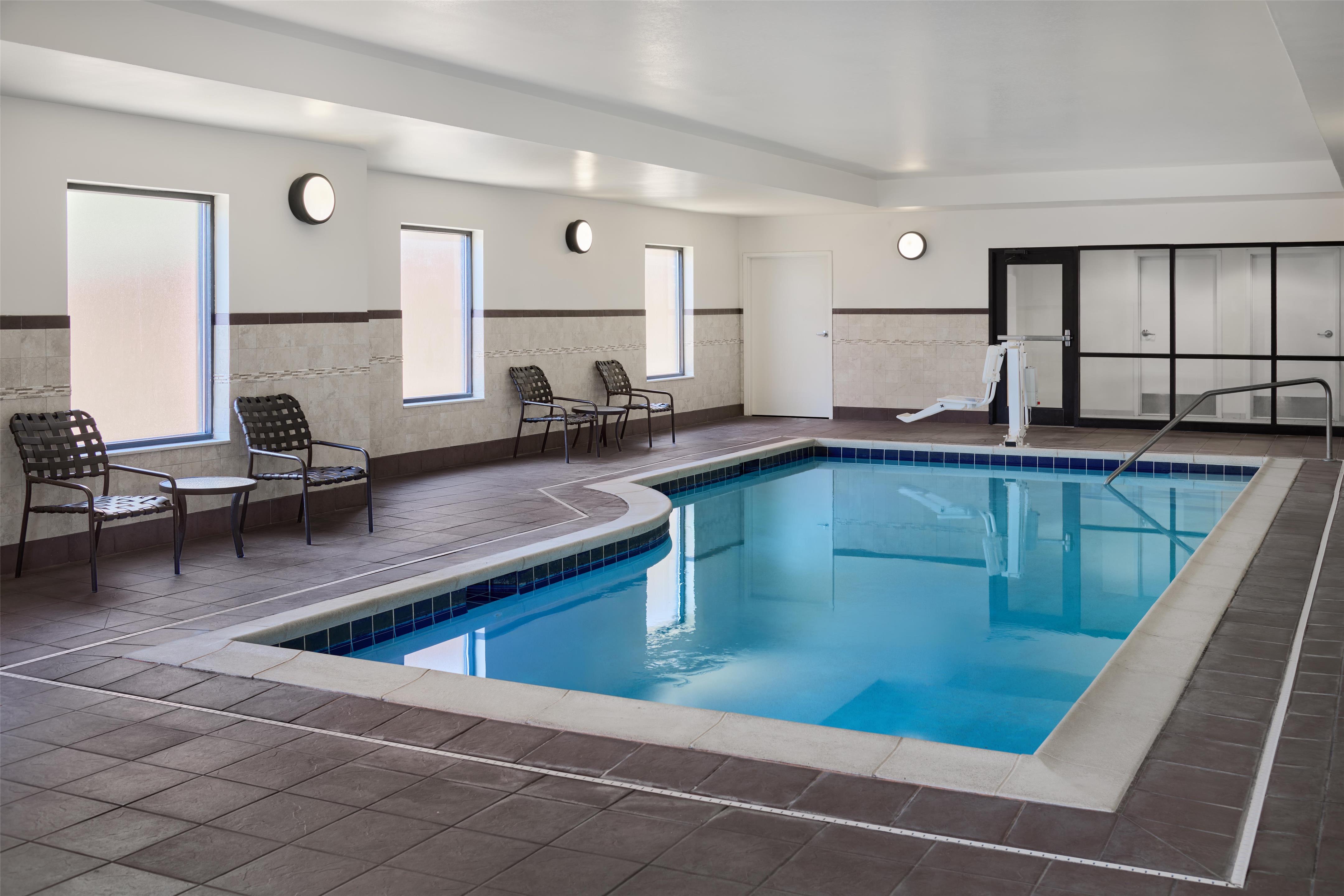 Pool | Hampton Inn Poplar Bluff
