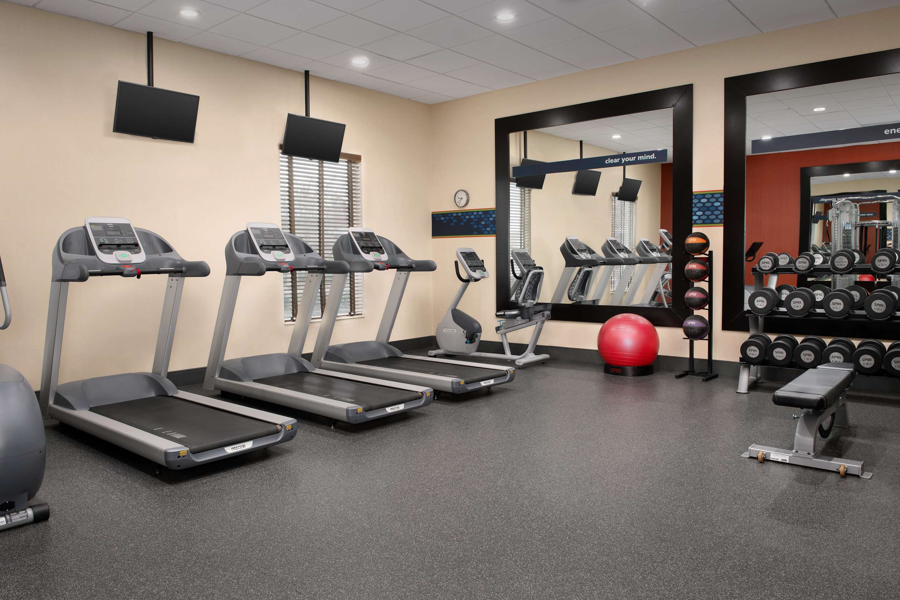 Health club fitness center gym | Hampton Inn & Suites Orangeburg