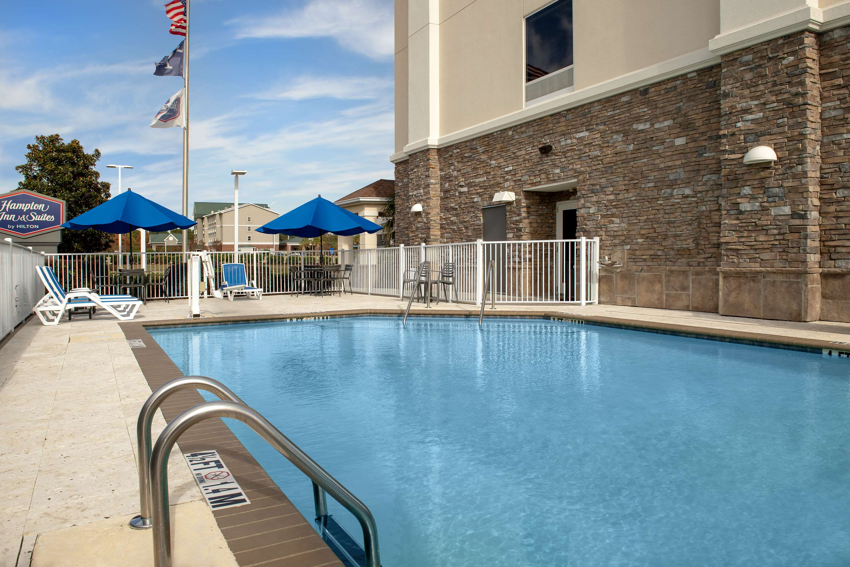 Pool | Hampton Inn & Suites Orangeburg