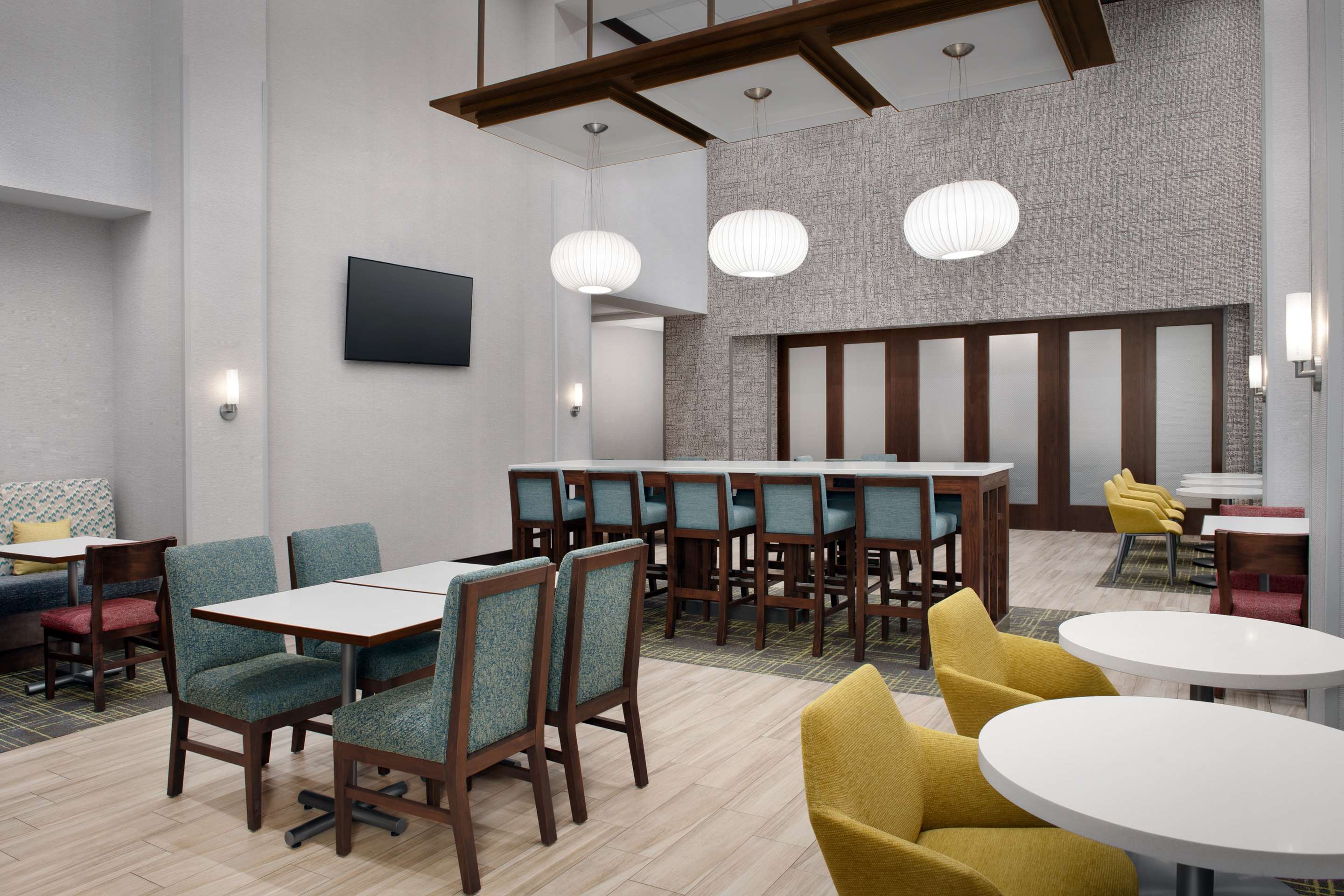 Breakfast Area | Hampton Inn & Suites Orangeburg
