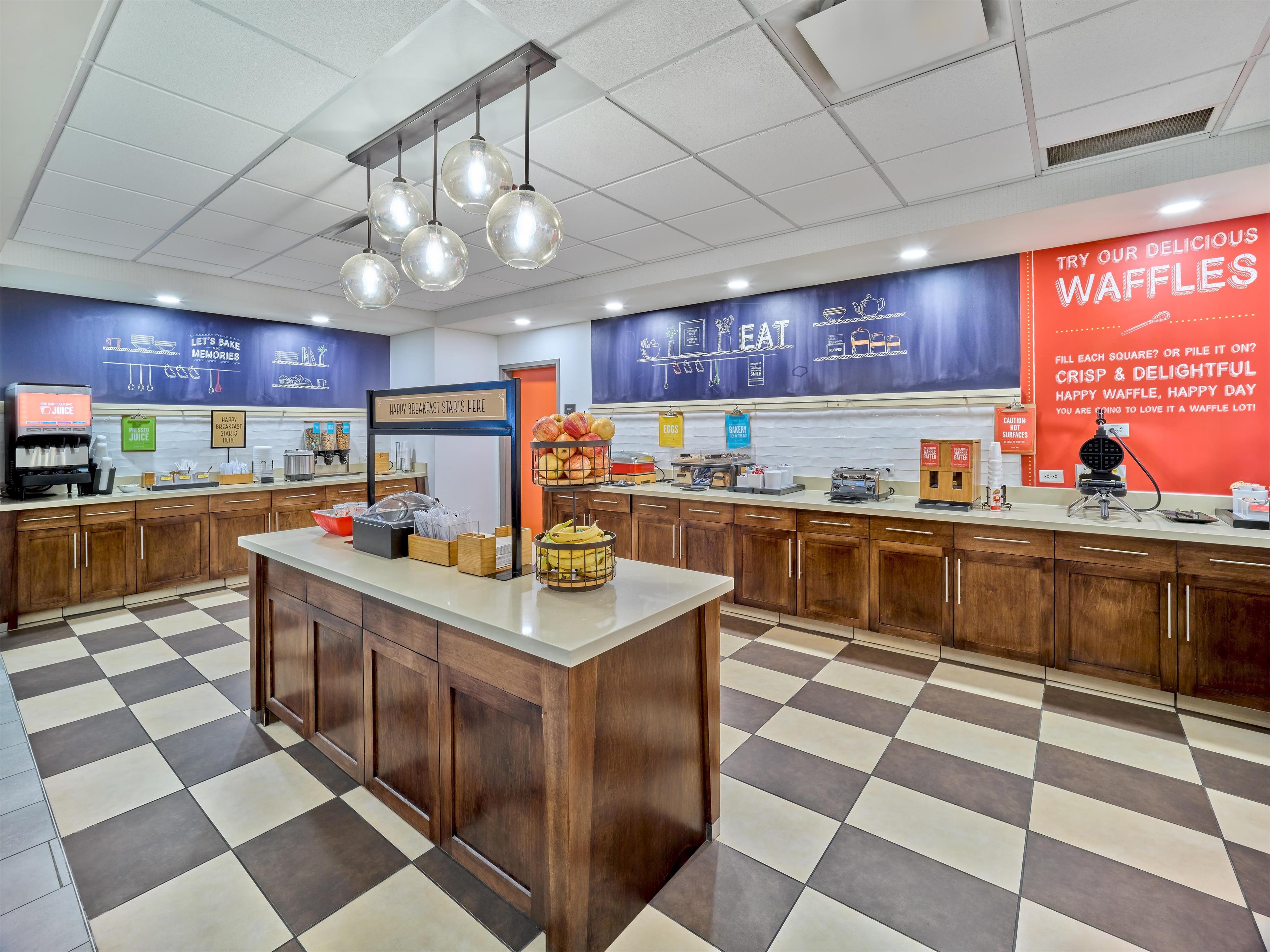 Breakfast Area | Hampton Inn Omaha Midtown-Aksarben Area