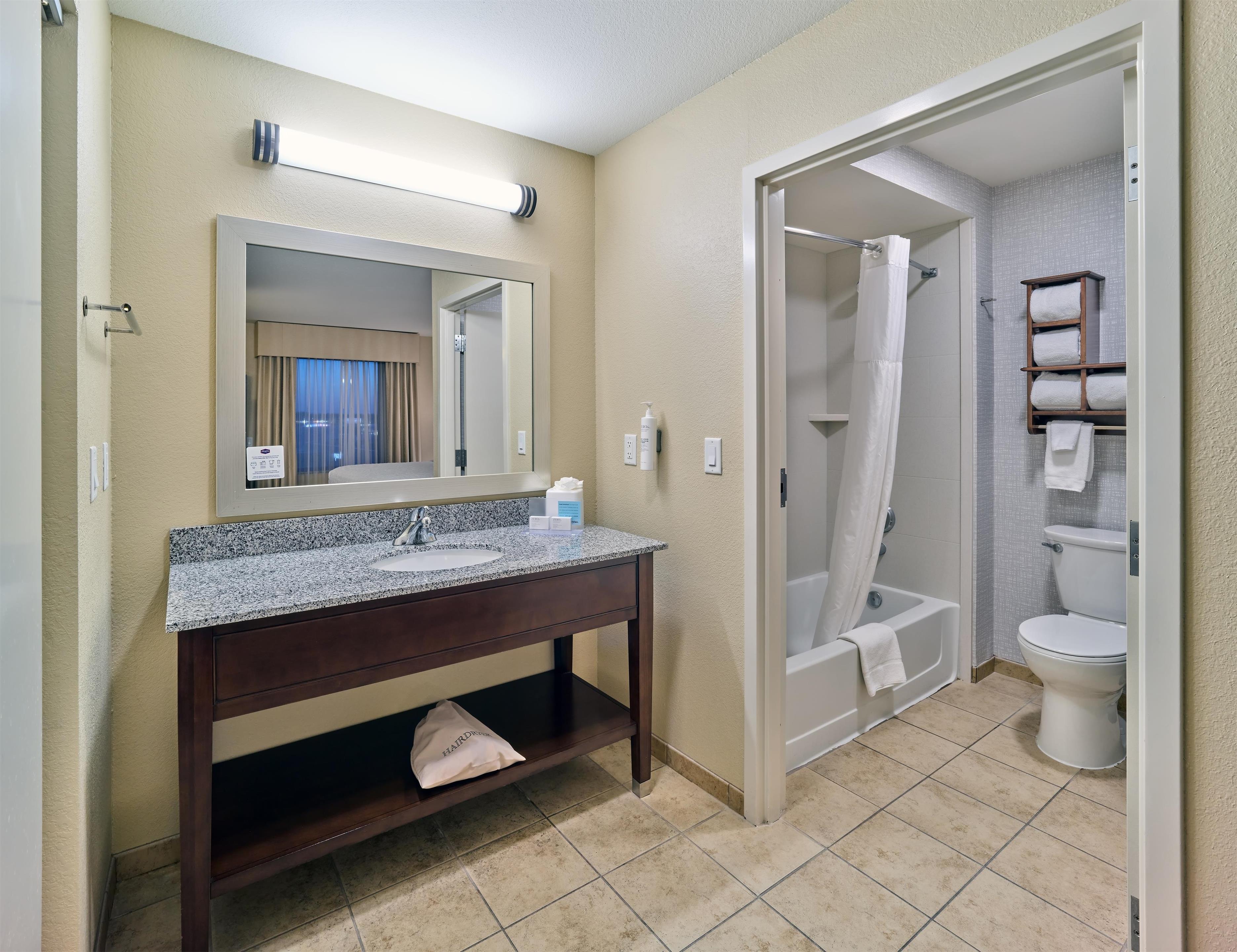 Guest room bath