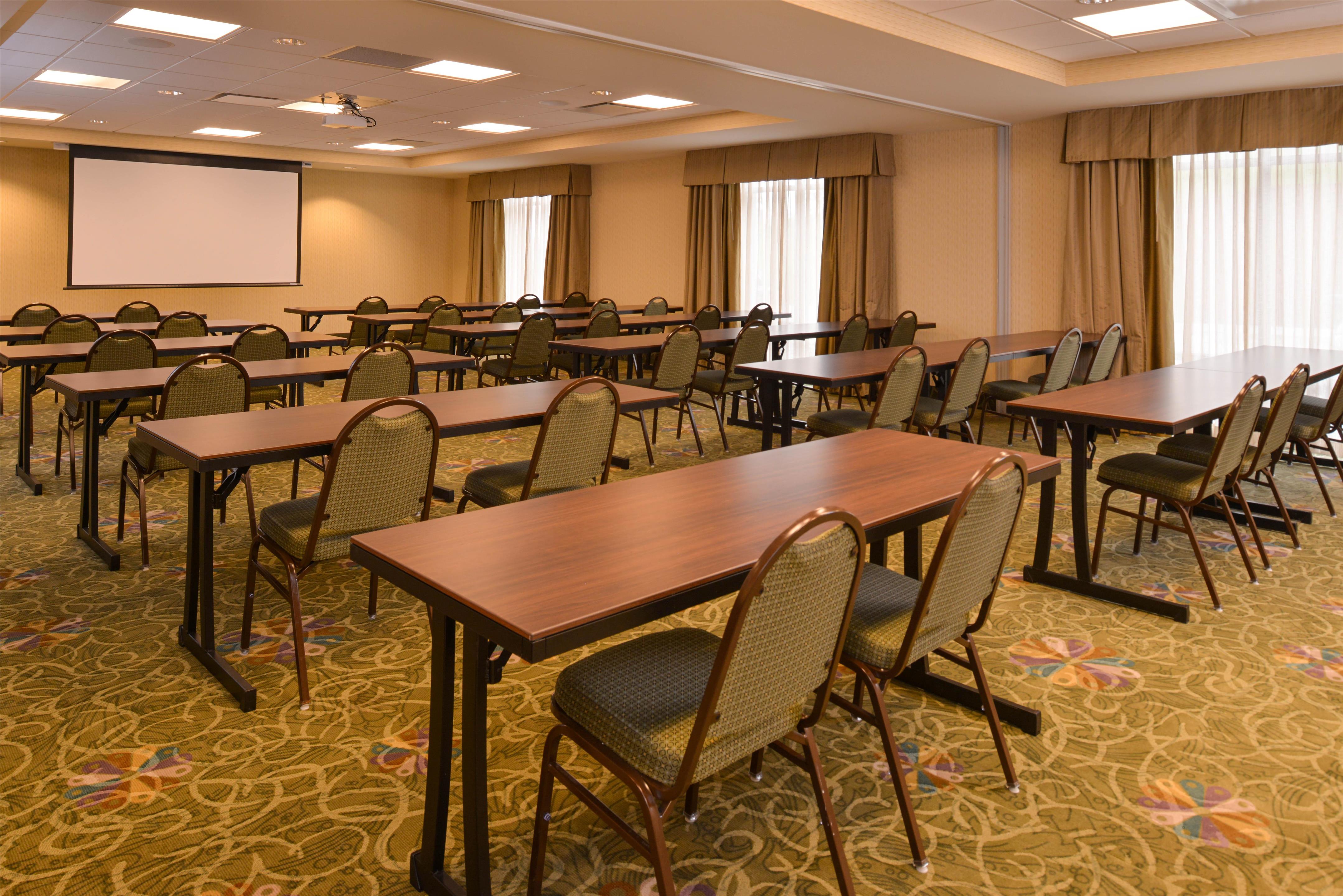Meeting Room | Hampton Inn Omaha Midtown-Aksarben Area