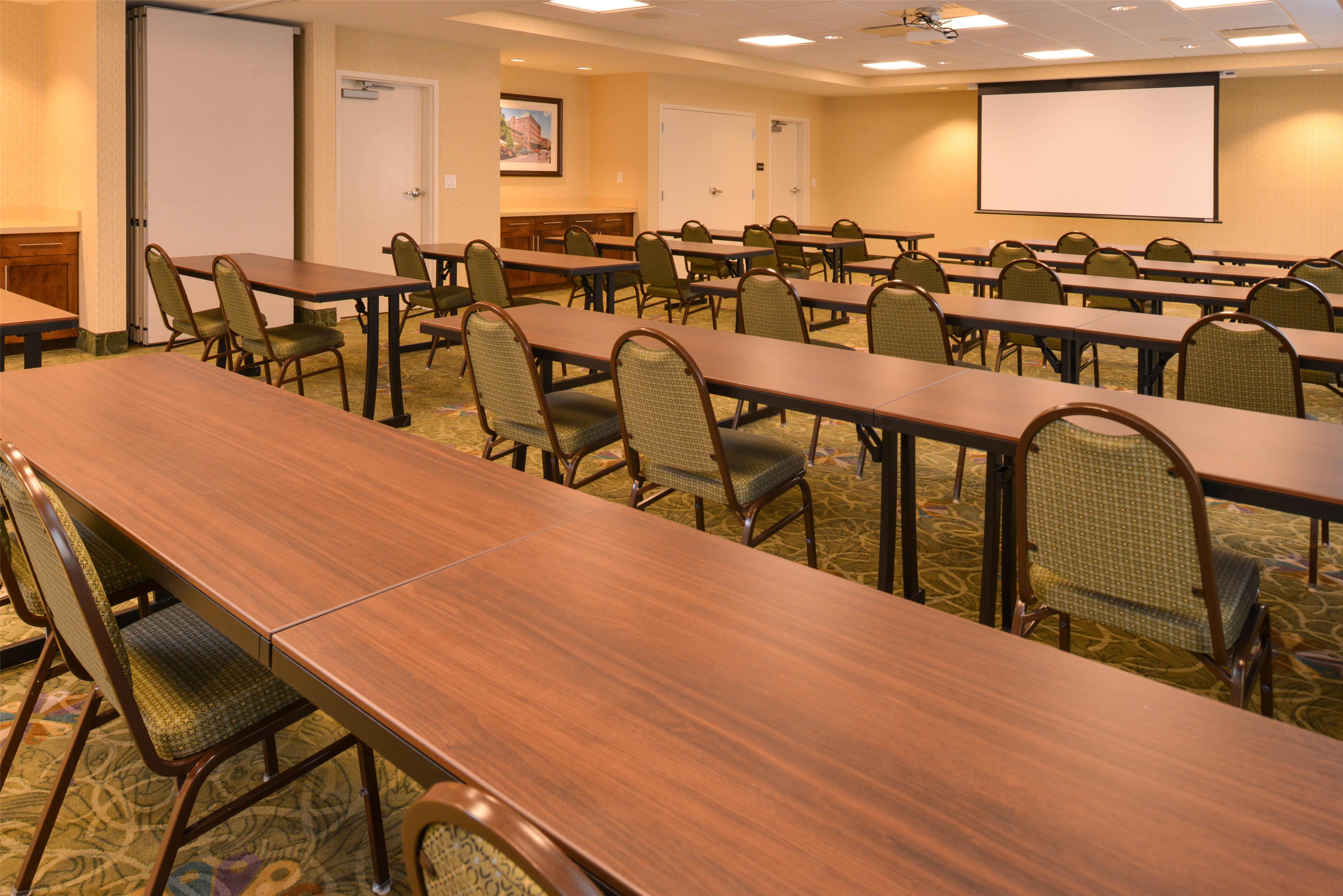 Meeting Room | Hampton Inn Omaha Midtown-Aksarben Area