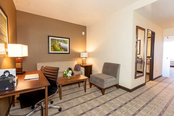Suite - Best Western Premier Boulder Falls Inn Lebanon