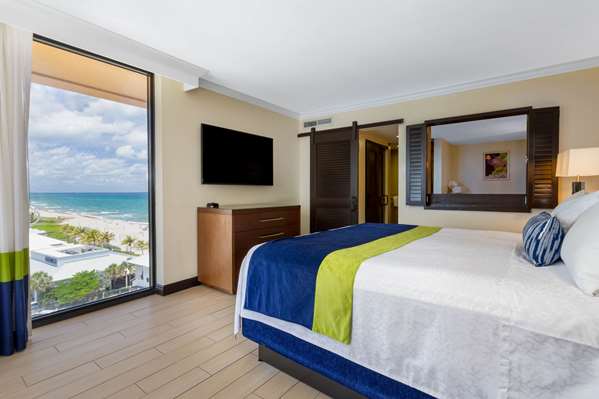 Suite - Wyndham Deerfield Beach Resort