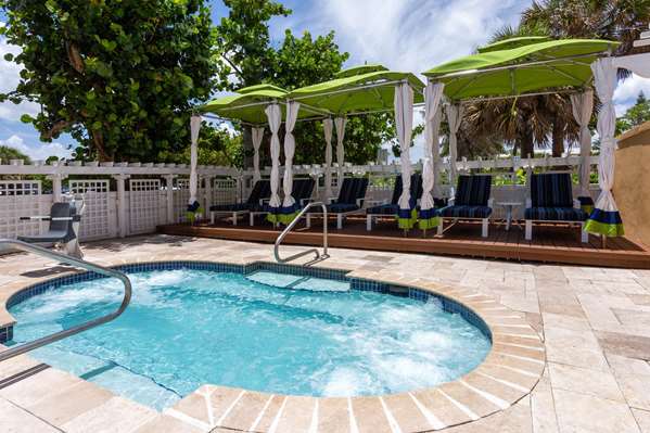 Pool - Wyndham Deerfield Beach Resort