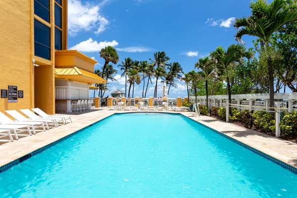 Pool - Wyndham Deerfield Beach Resort