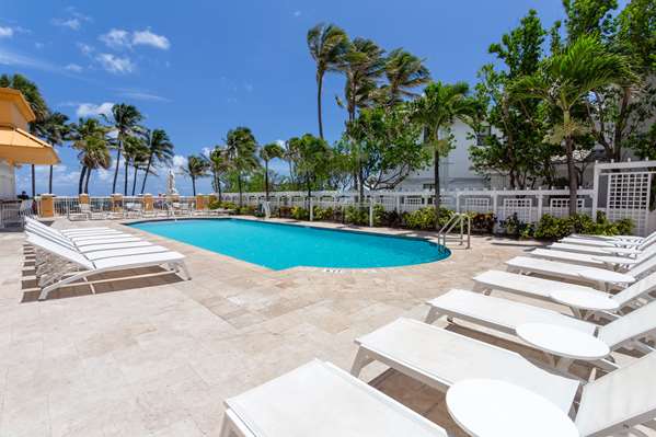 Pool - Wyndham Deerfield Beach Resort