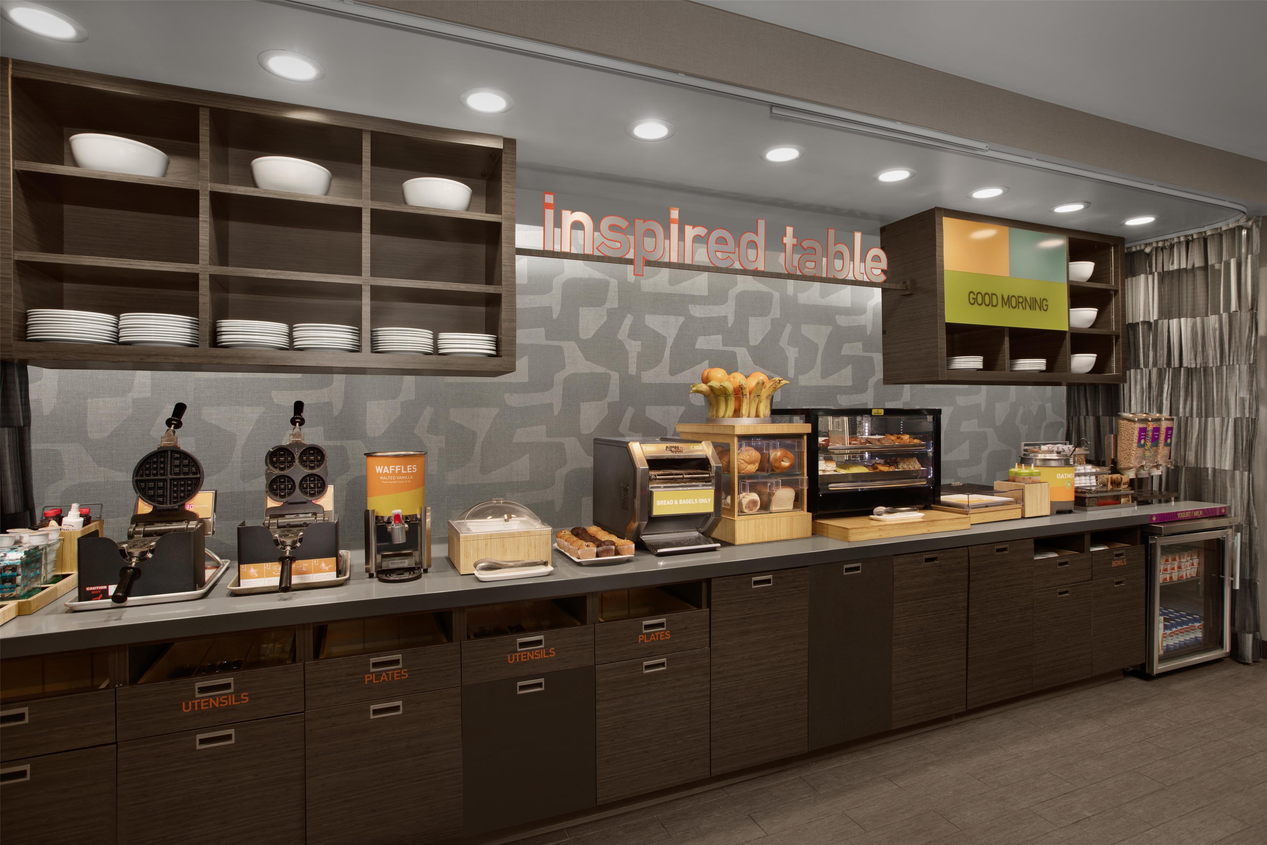 Breakfast Area | Home2 Suites by Hilton Anchorage / Midtown