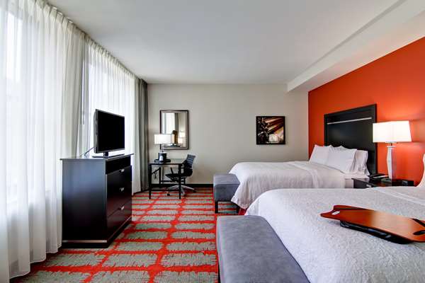  - Hampton Inn & Suites Downtown Cincinnati - I-71, Exit 1B