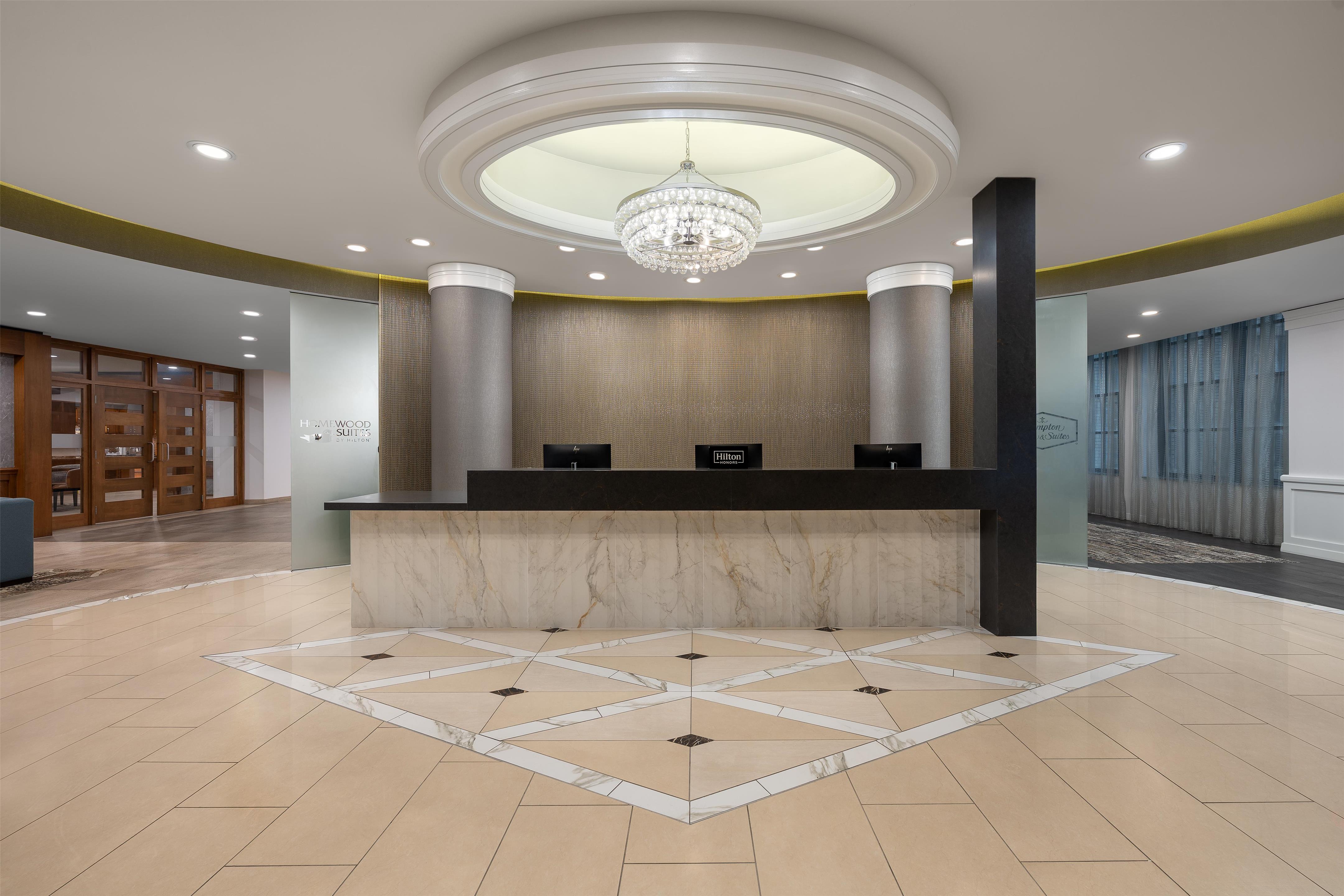 Reception | Hampton Inn & Suites Cincinnati-Downtown
