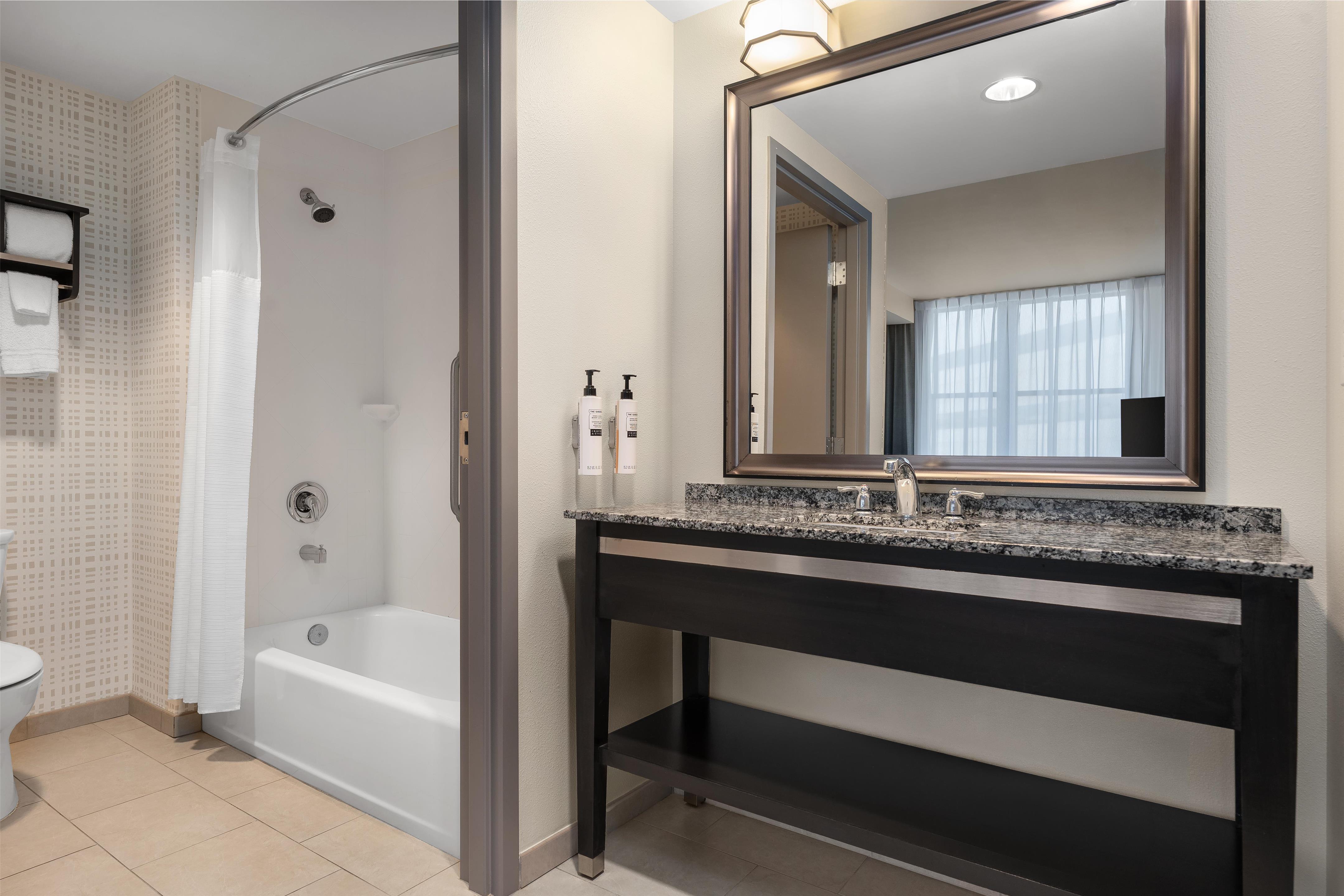 Guest room bath