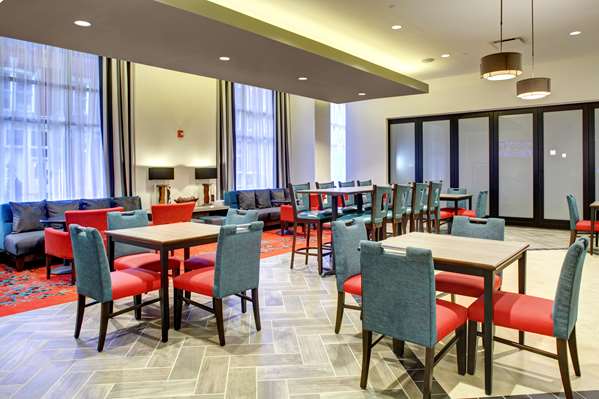 Restaurant - Hampton Inn & Suites Downtown Roanoke