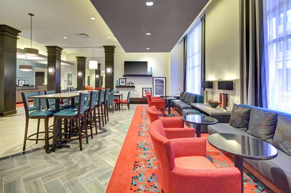 Restaurant - Hampton Inn & Suites Downtown Roanoke