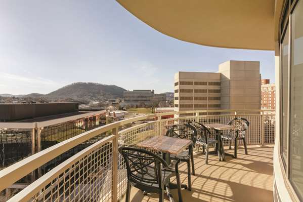  - Hampton Inn & Suites Downtown Roanoke