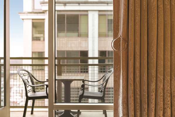  - Hampton Inn & Suites Downtown Roanoke