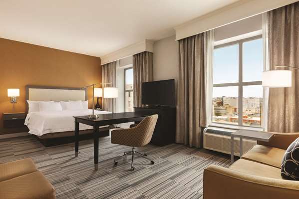  - Hampton Inn & Suites Downtown Roanoke