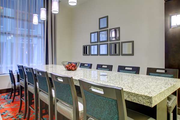 Restaurant - Hampton Inn & Suites Downtown Roanoke