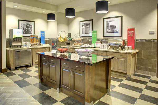 Restaurant - Hampton Inn & Suites Downtown Roanoke