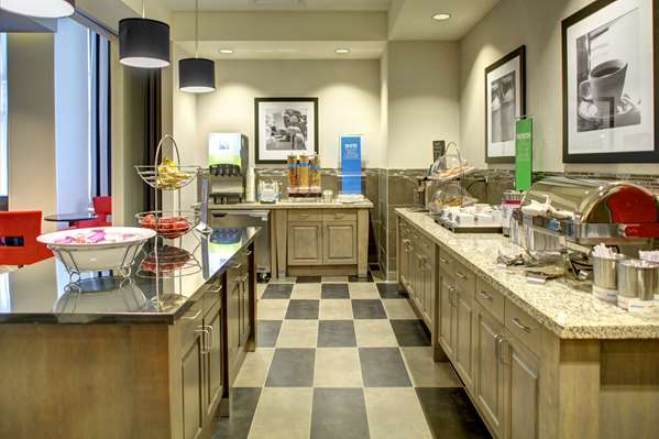 Restaurant - Hampton Inn & Suites Downtown Roanoke