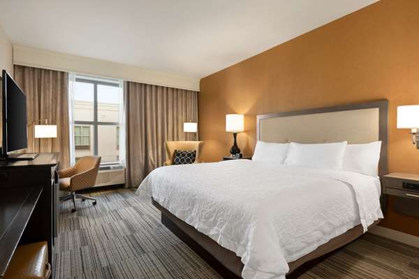  - Hampton Inn & Suites Downtown Roanoke