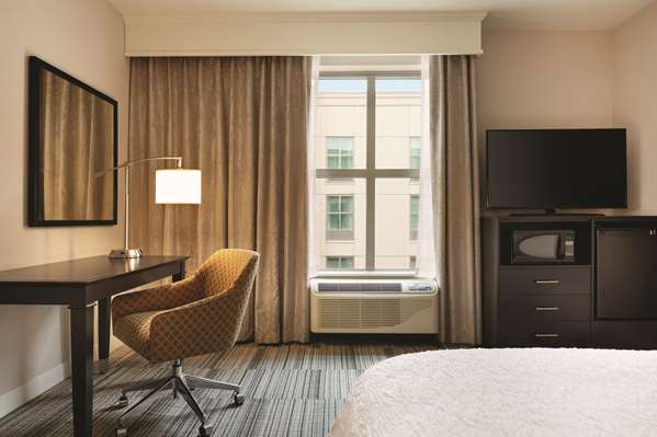  - Hampton Inn & Suites Downtown Roanoke