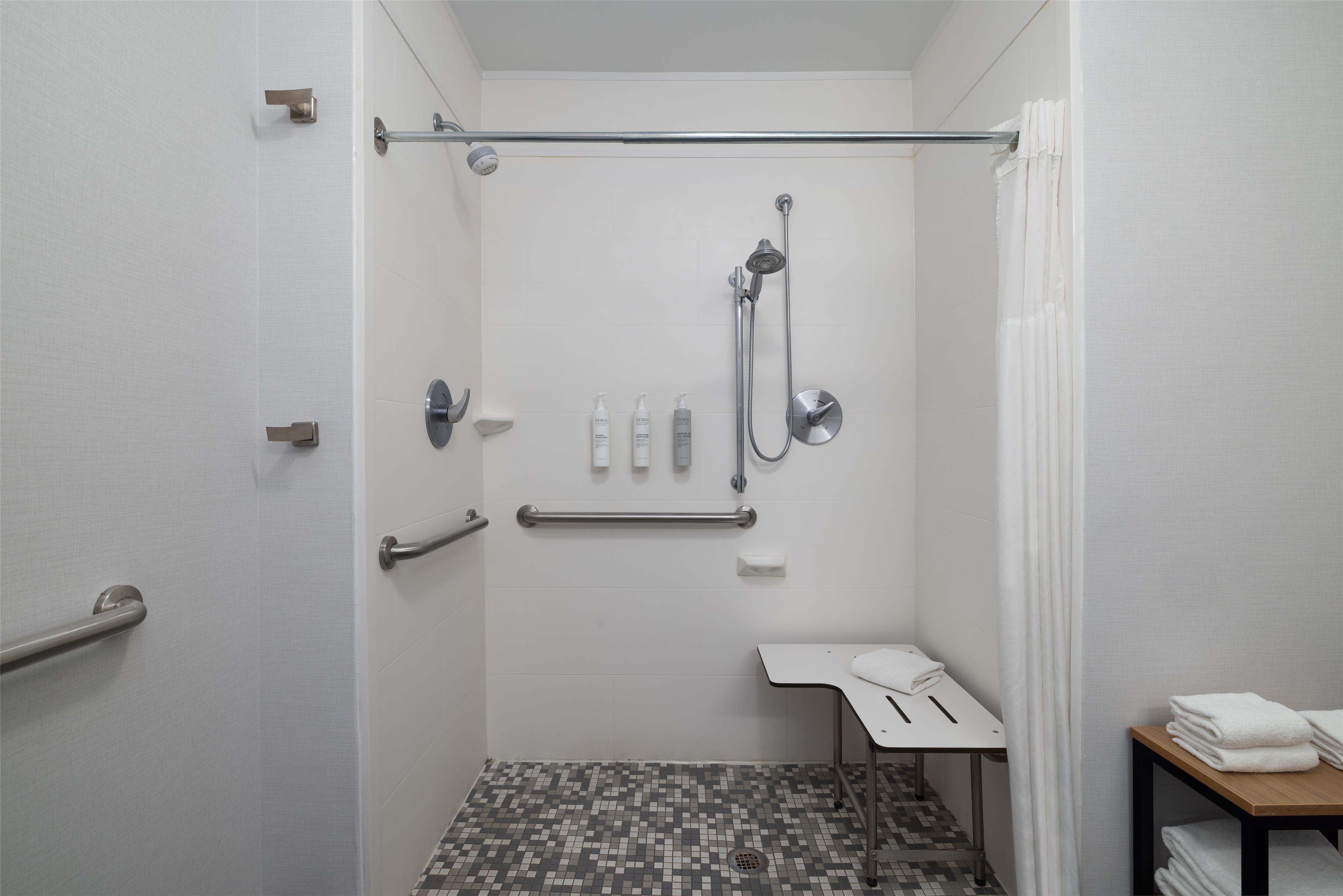 Guest room bath