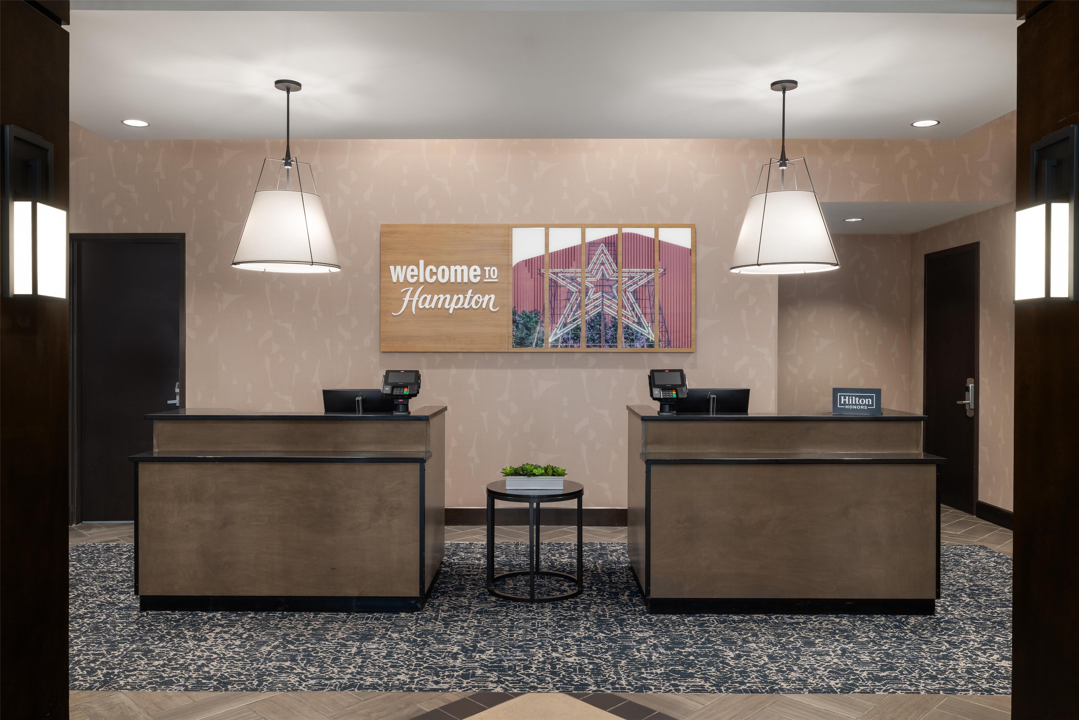 Reception | Hampton Inn & Suites Roanoke-Downtown