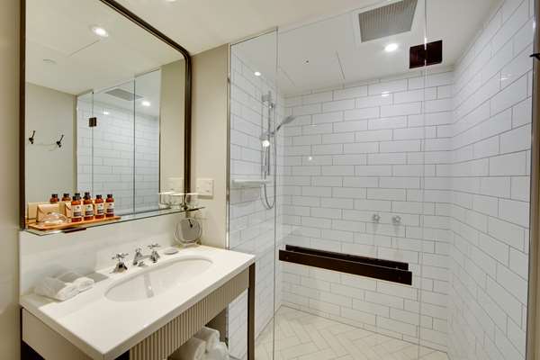 MAYFAIR HOTEL - Photo 16