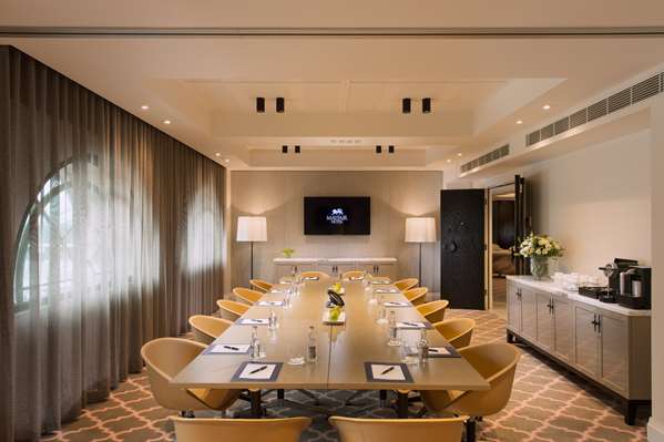 MAYFAIR HOTEL - Photo 14