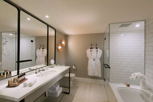 MAYFAIR HOTEL - Photo 20