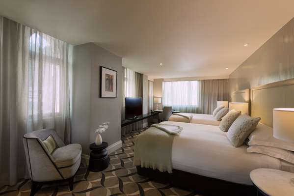 MAYFAIR HOTEL - Photo 19