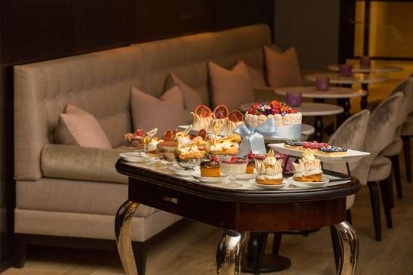 MAYFAIR HOTEL - Photo 25