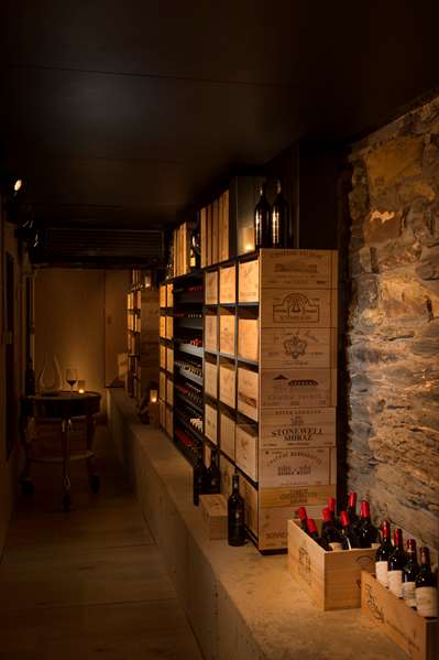MAYFAIR HOTEL - Photo 26
