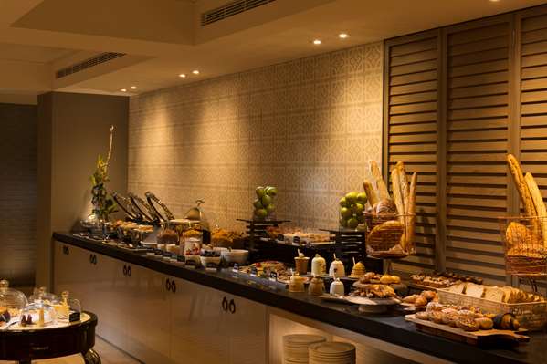 MAYFAIR HOTEL - Photo 27
