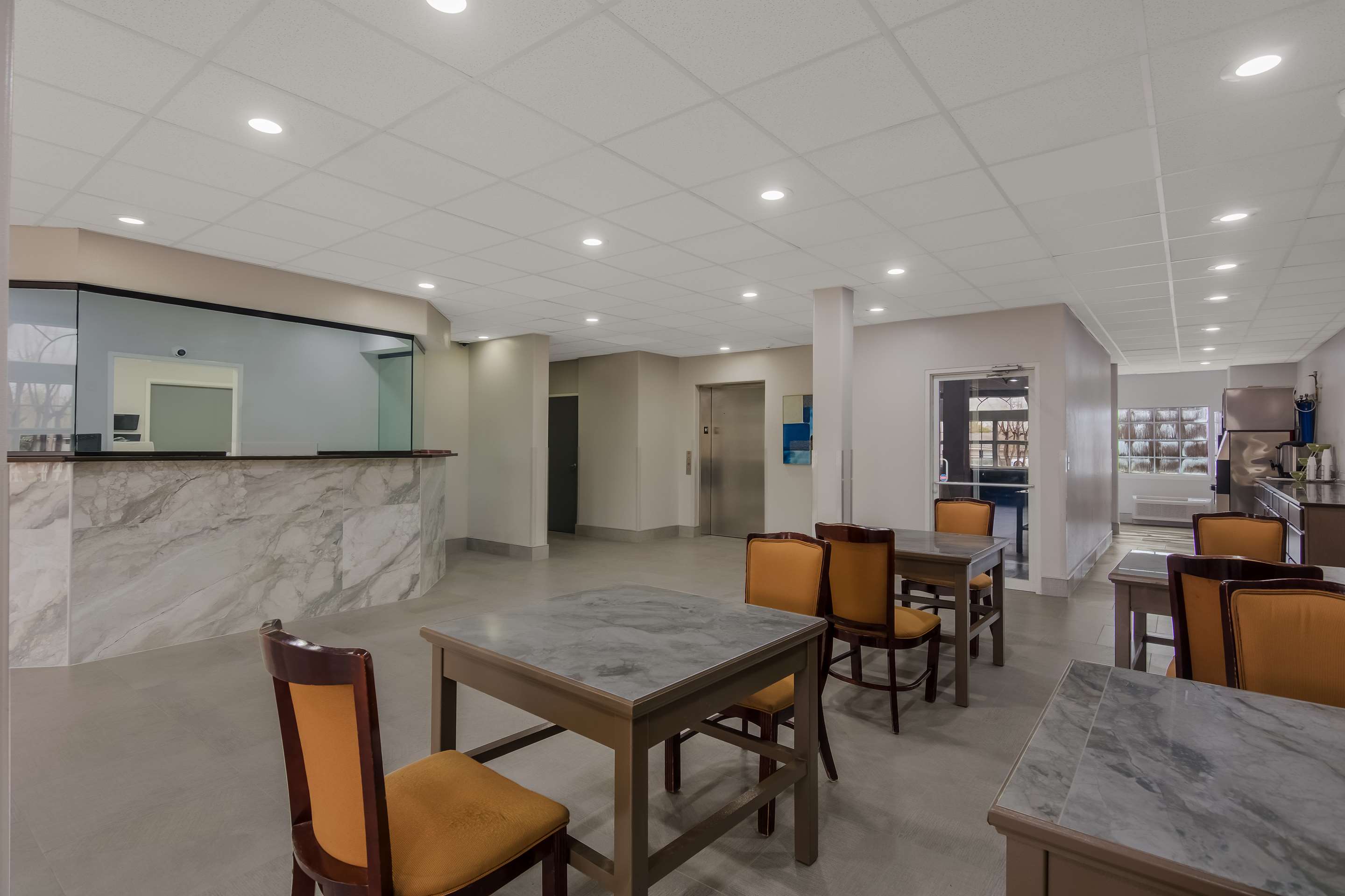 LA Lobby | Americas Best Value Inn and Suites Lake Charles