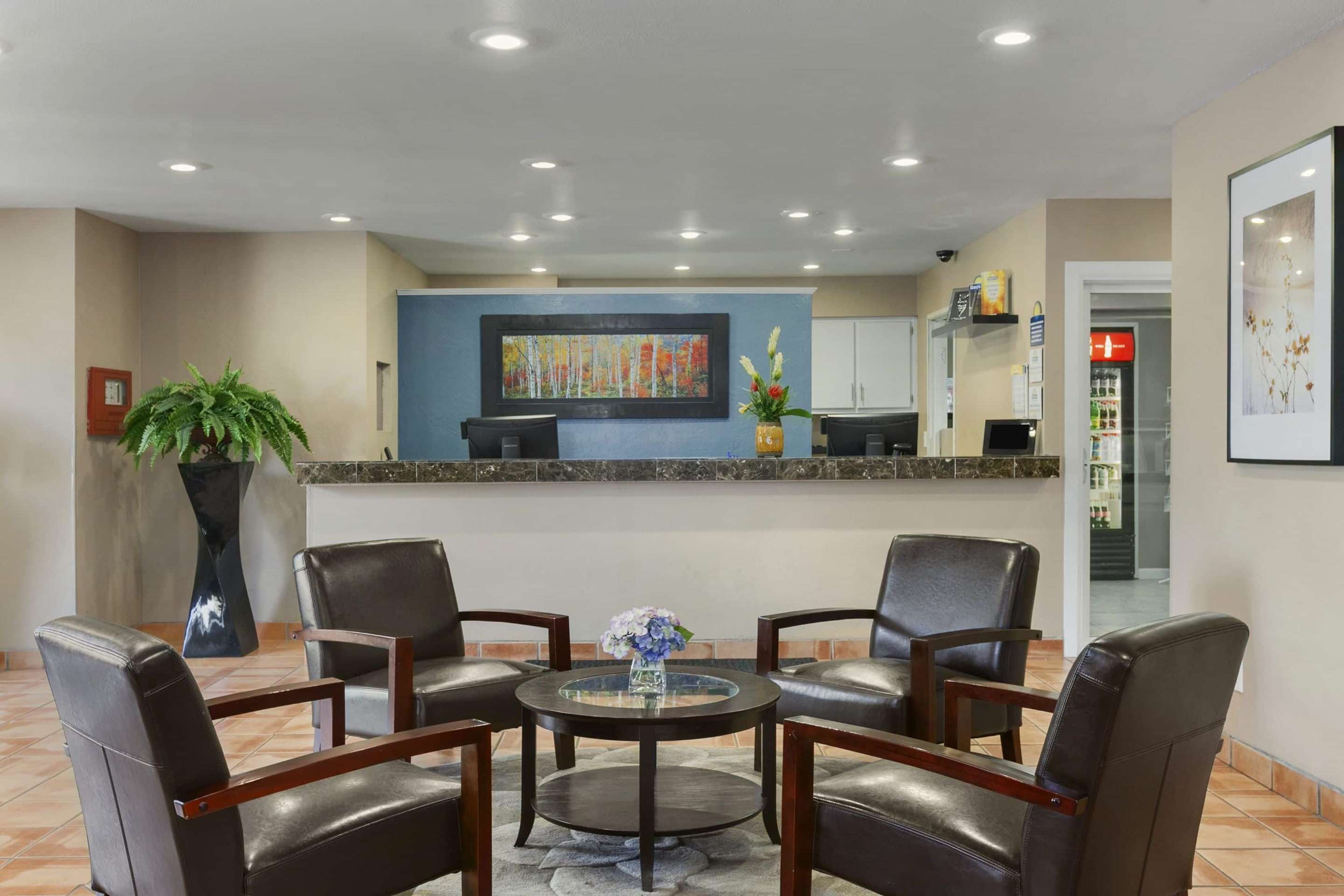 Lobby | Days Inn by Wyndham Williams