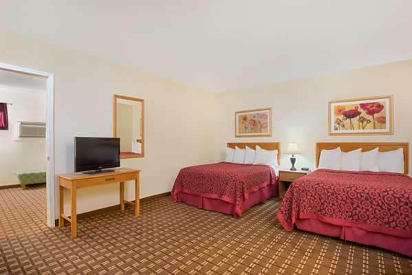  - Days Inn Fremont - I-80 & I-90, Exit 91