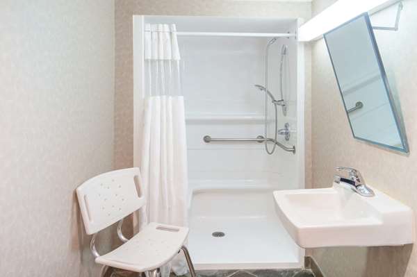  - Ramada Hotel Downtown Calgary