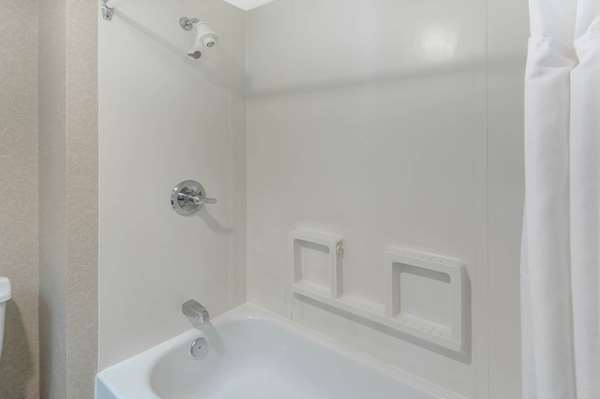  - Ramada Hotel Downtown Calgary