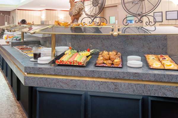  - Ramada Hotel Downtown Calgary