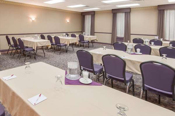  - Ramada Hotel Downtown Calgary