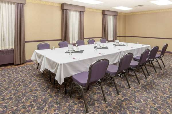  - Ramada Hotel Downtown Calgary