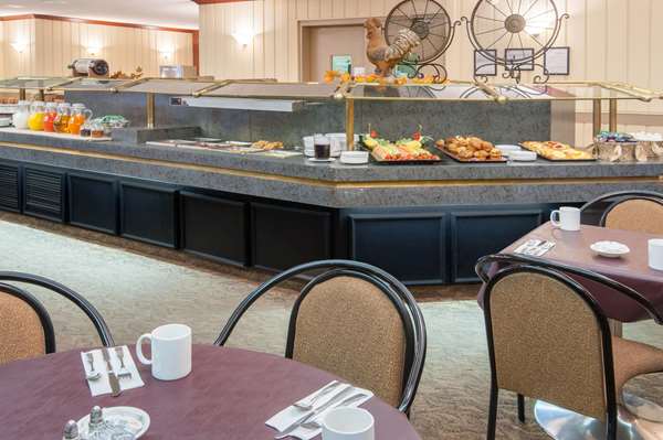  - Ramada Hotel Downtown Calgary