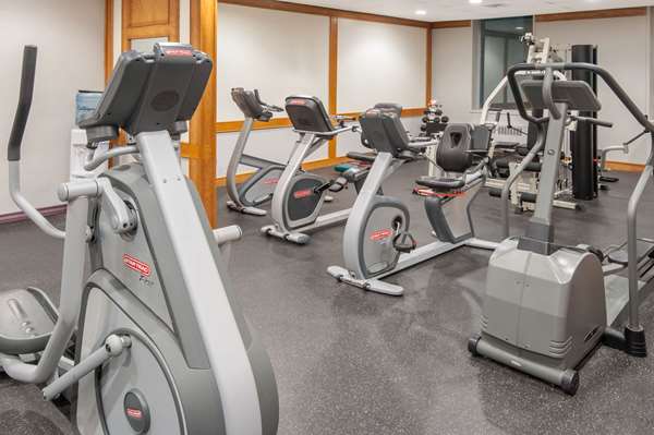 Fitness/ Exercise Room - Ramada Hotel Downtown Calgary