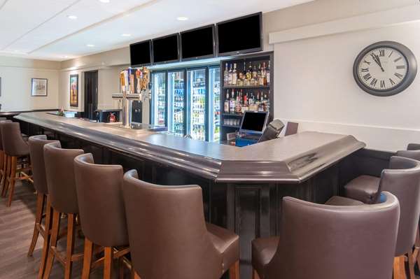 Bar - Ramada Hotel Downtown Calgary