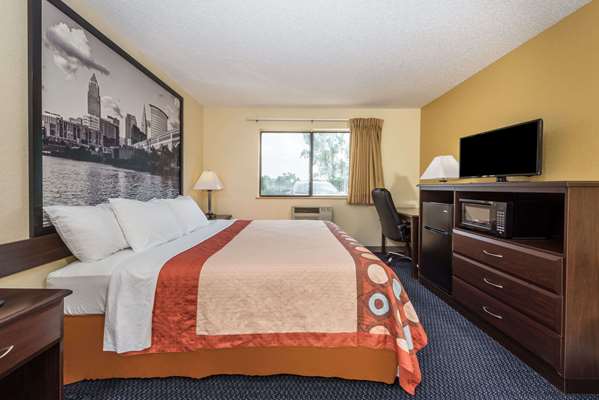  - Super 8 Hotel Franklin - I-75, Exit 32