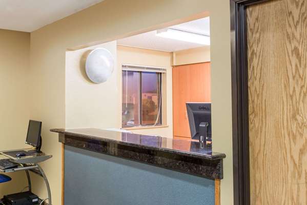  - Super 8 Hotel Franklin - I-75, Exit 32