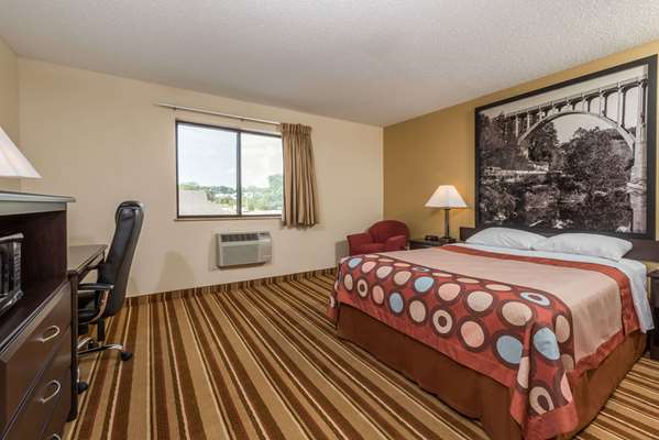  - Super 8 Hotel Franklin - I-75, Exit 32